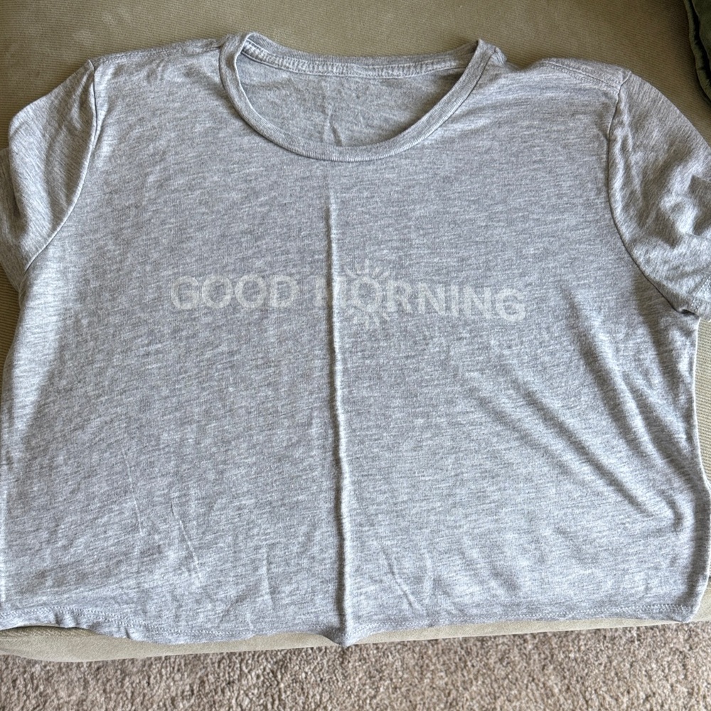 Vuori Gray Short Sleeve Cropped Tee
